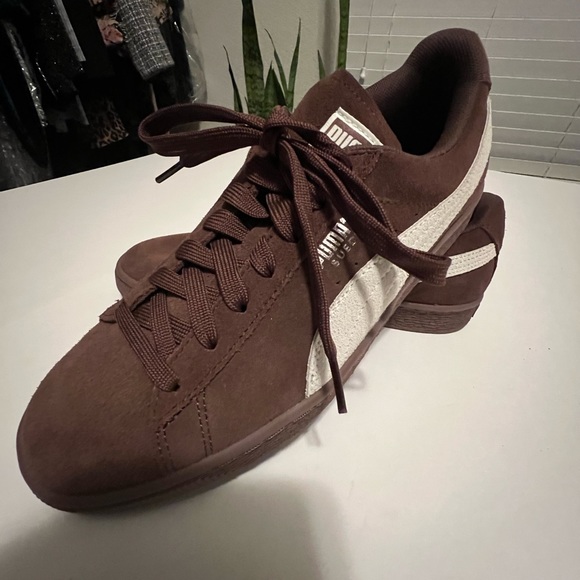 Puma Shoes - NWOT Puma Chocolate Brown Suede Sneakers size 9